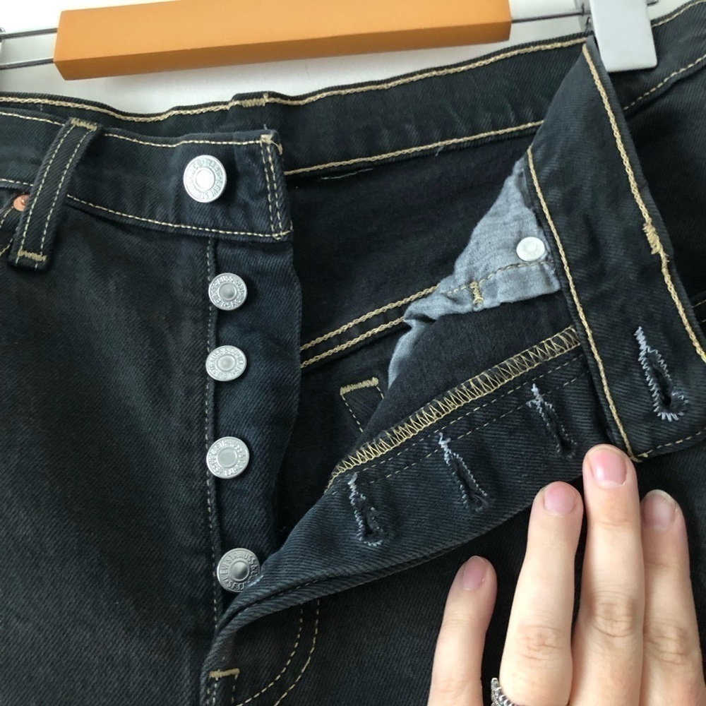LEVIS 501 HIGH RISE DENIM SHORTS SIZE 27 WASHED BLACK/DARK GREY DENIM - Picture 6 of 10
